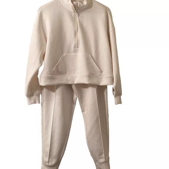 Women’s Ivory Tracksuit.  Size Large - Picture 1 of 11